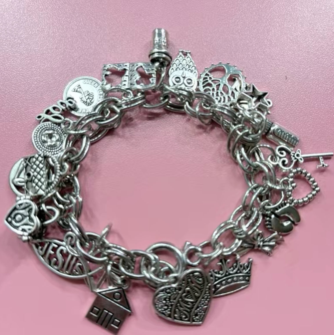 Dainty Mom charm bracelet